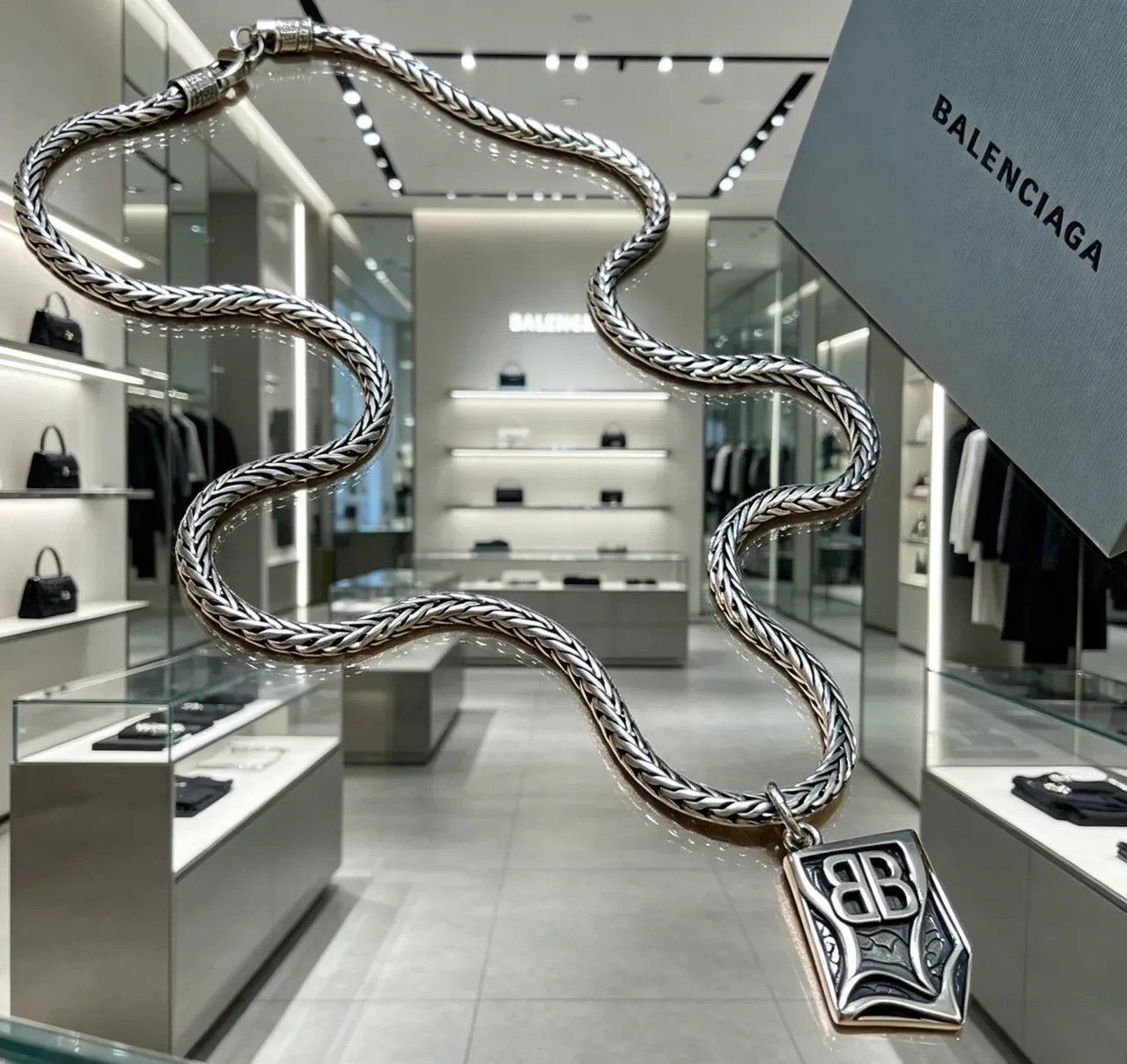 Balenciaga BB Chain Plata Metal Collar 9