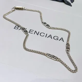 Balenciaga BB Chain 银色调曲环项链