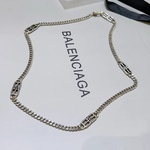 Balenciaga BB Chain قلادة كيرب بلون فضي 7