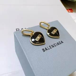 Balenciaga BB Logo हार्ट एनामेल ईयरिंग्स