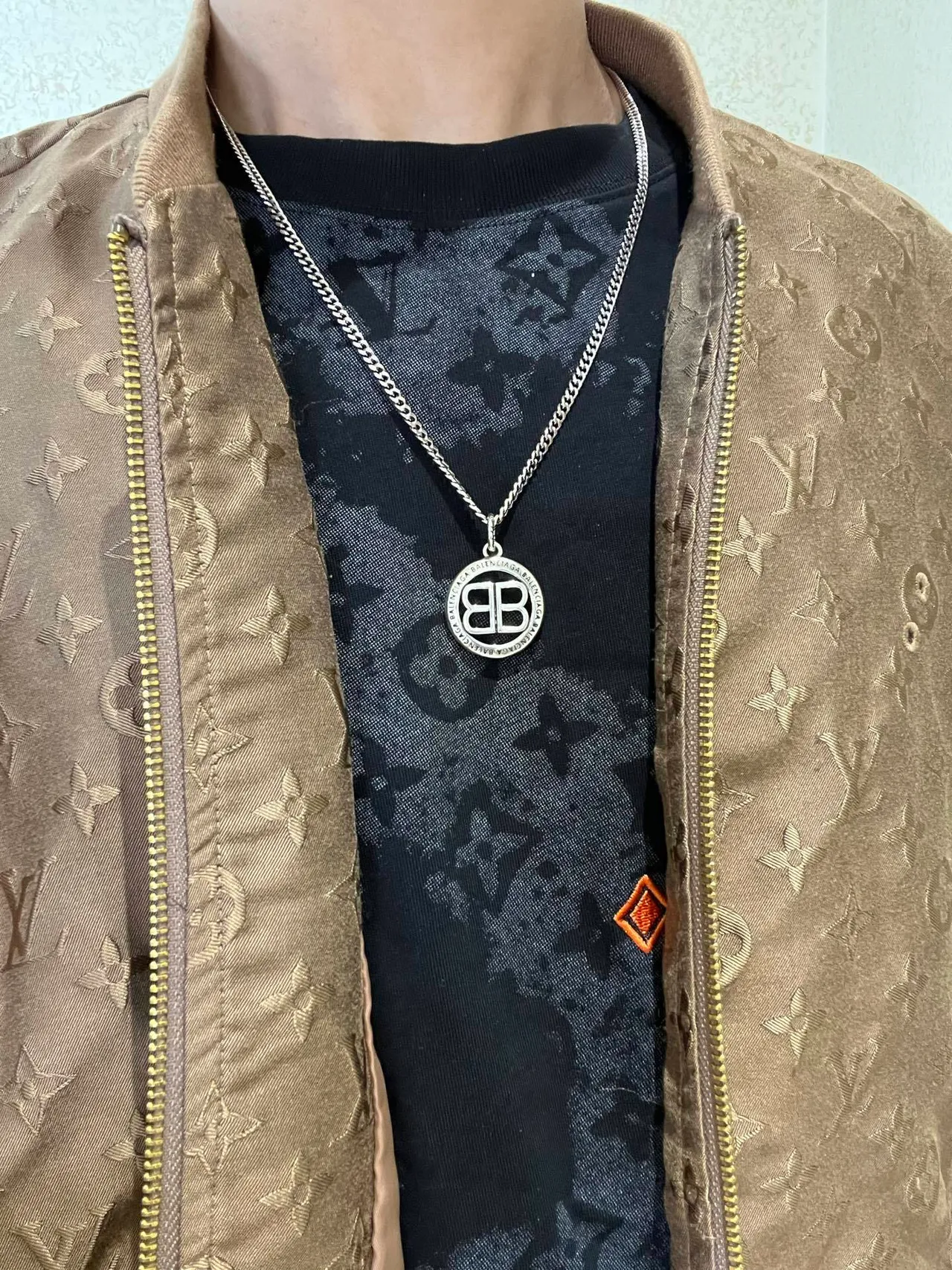 Balenciaga BB Necklace Silver Curb Chain Circular Pendant Necklace 8