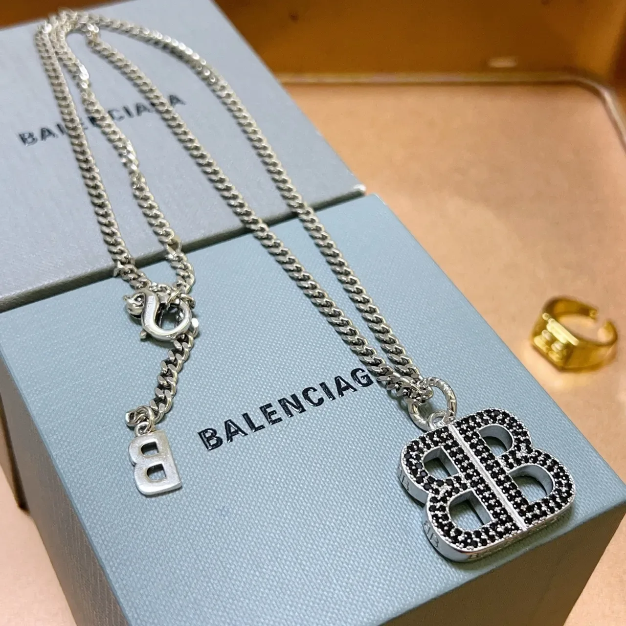 Balenciaga BB Pavé Double-B Collar colgante 7