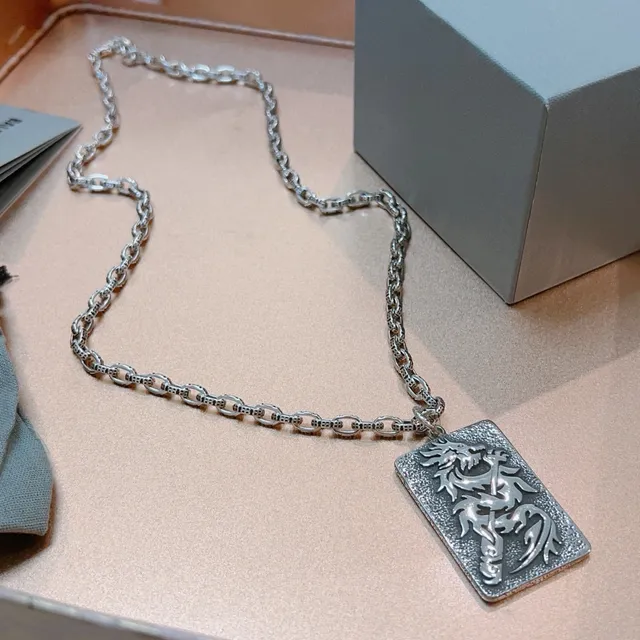 Balenciaga ড্রাগন মোটিফ টেক্সচার্ড পেন্ডেন্ট নেকলেস 6