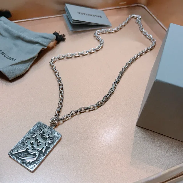 Balenciaga ড্রাগন মোটিফ টেক্সচার্ড পেন্ডেন্ট নেকলেস 2