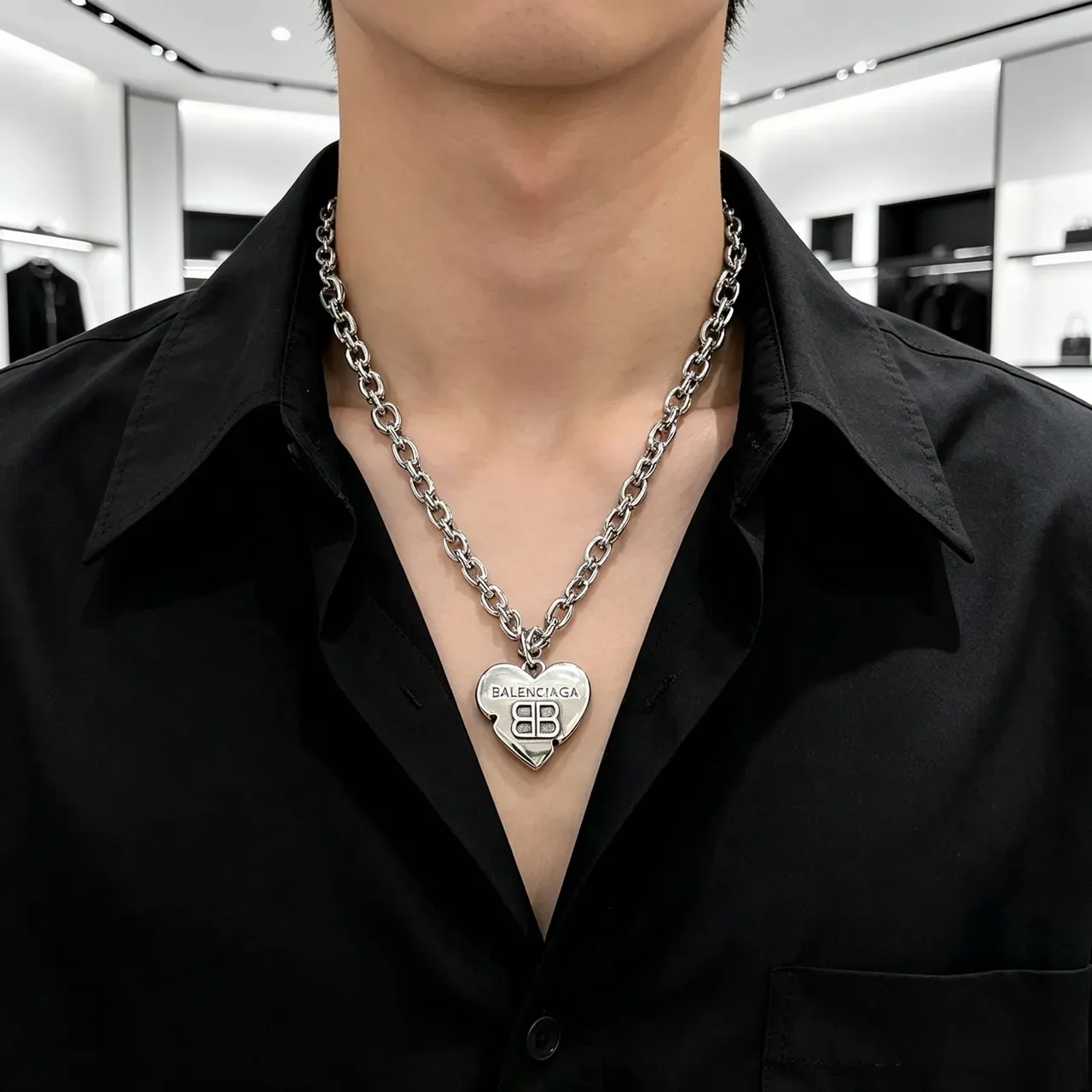 Balenciaga 银色心形吊坠 粗链条项链 6