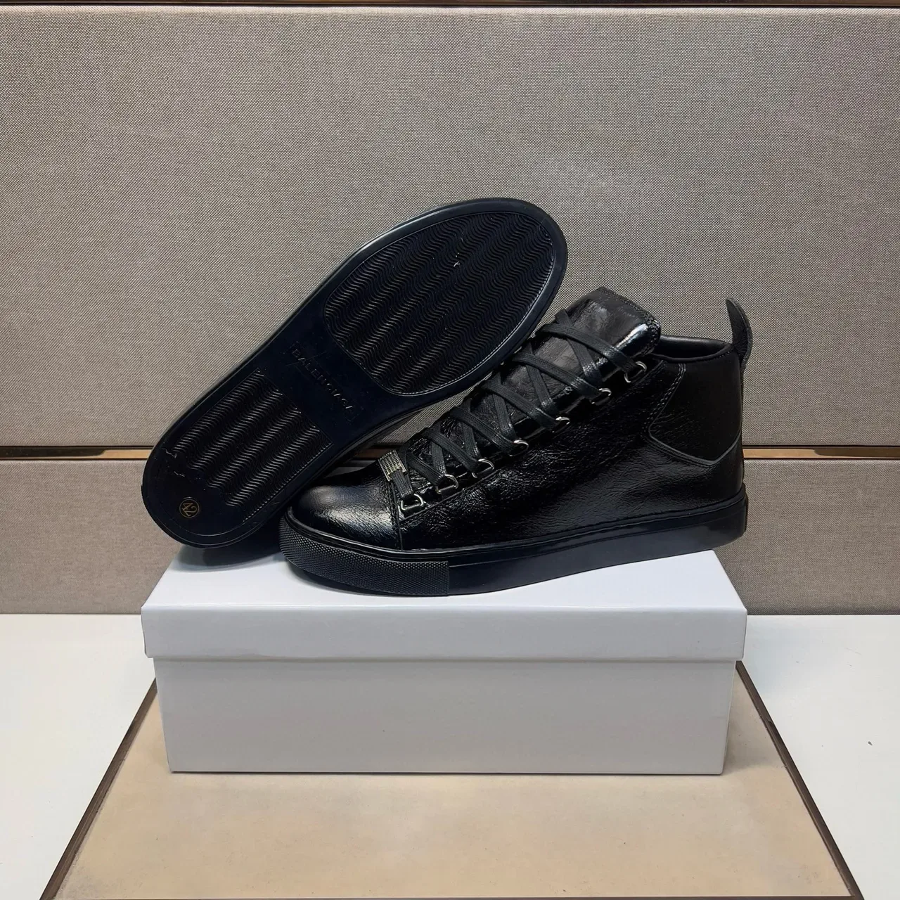 Balenciaga Le Cagole High Black Lifestyle Sneaker 8