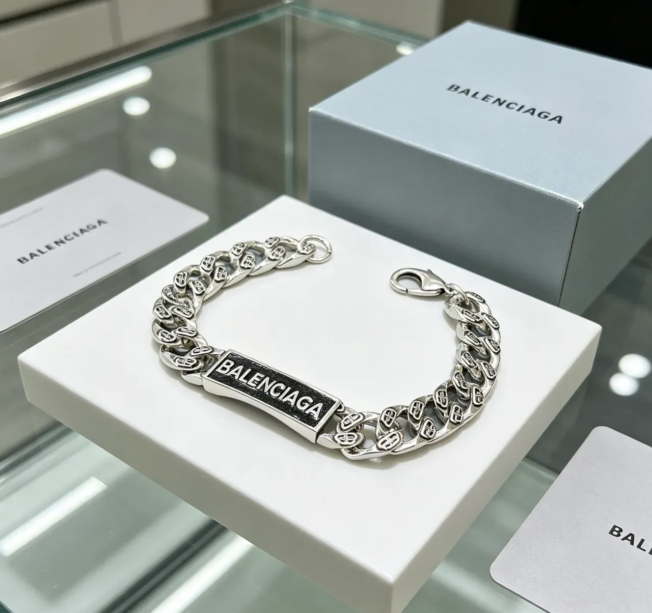 Pulsera Balenciaga Logo Plaque Plata Negro Cadena Curb-Link Chunky Rectangular 3