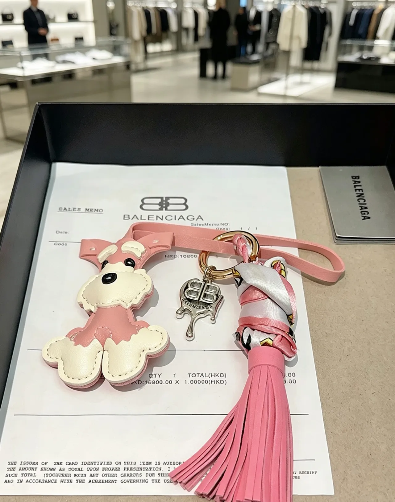 Balenciaga Bolsa de mão com silhueta de cachorro em couro rosa e branco de duas cores 3