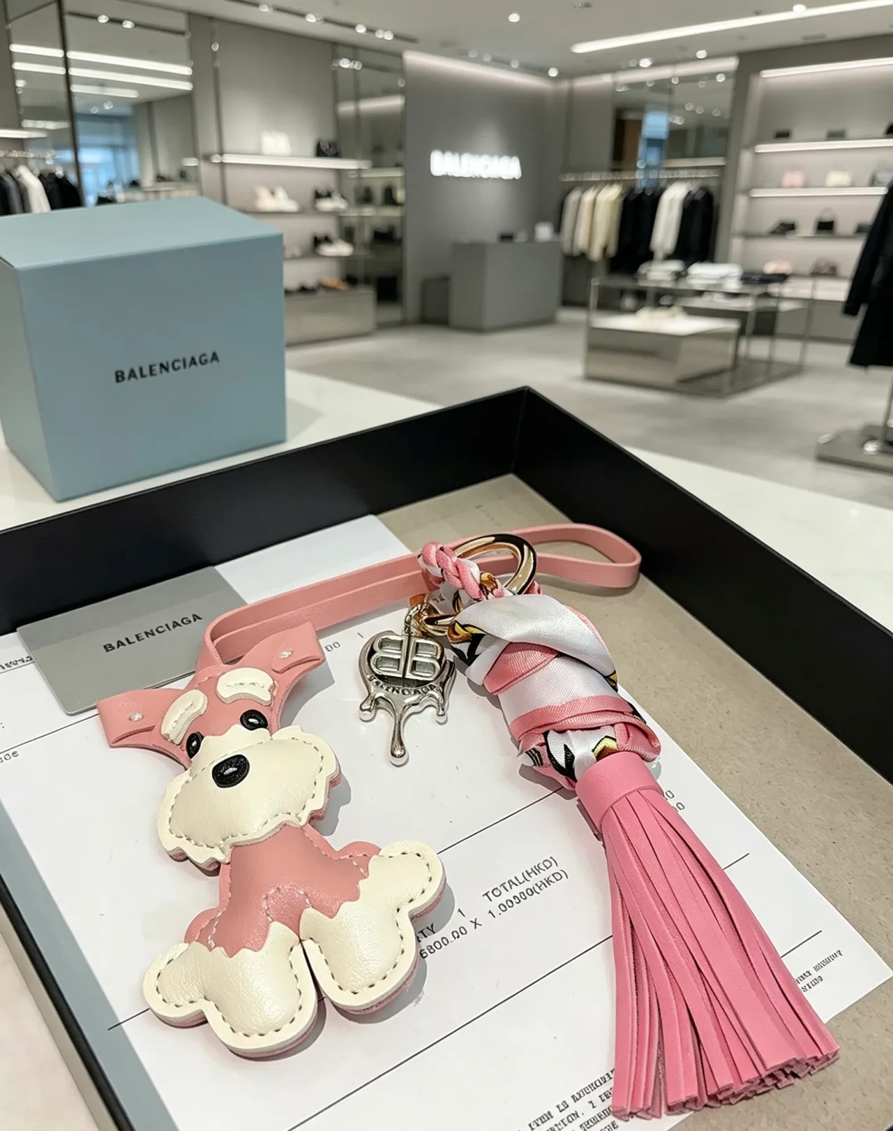 Balenciaga Bolsa de mão com silhueta de cachorro em couro rosa e branco de duas cores 6