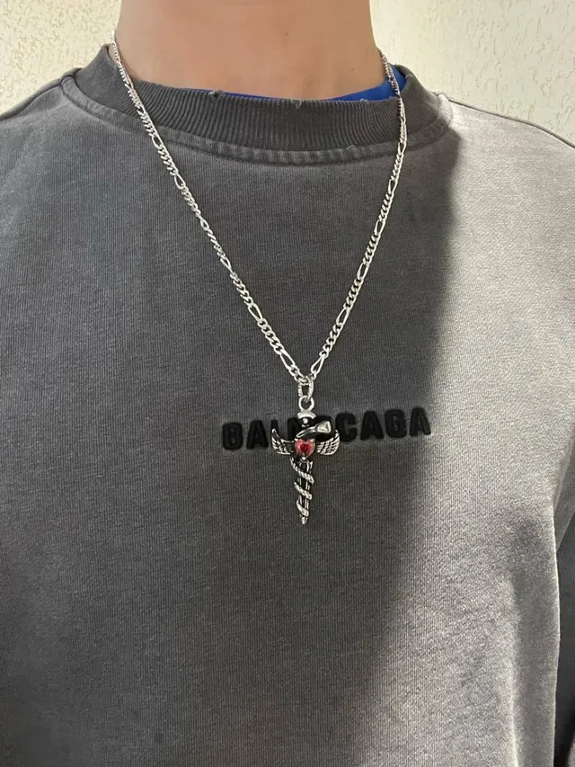 Balenciaga 银色 红色 菲加罗链 翼十字 坠子 项链 5