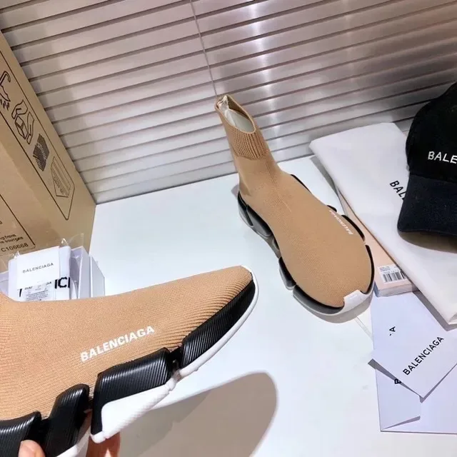 Balenciaga Speed Trainer Bege Preto Branco Sneakers Lifestyle 4