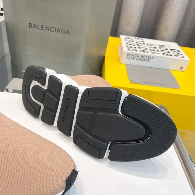 Balenciaga Speed Trainer Beige Blanco Negro Lifestyle Sneakers 2
