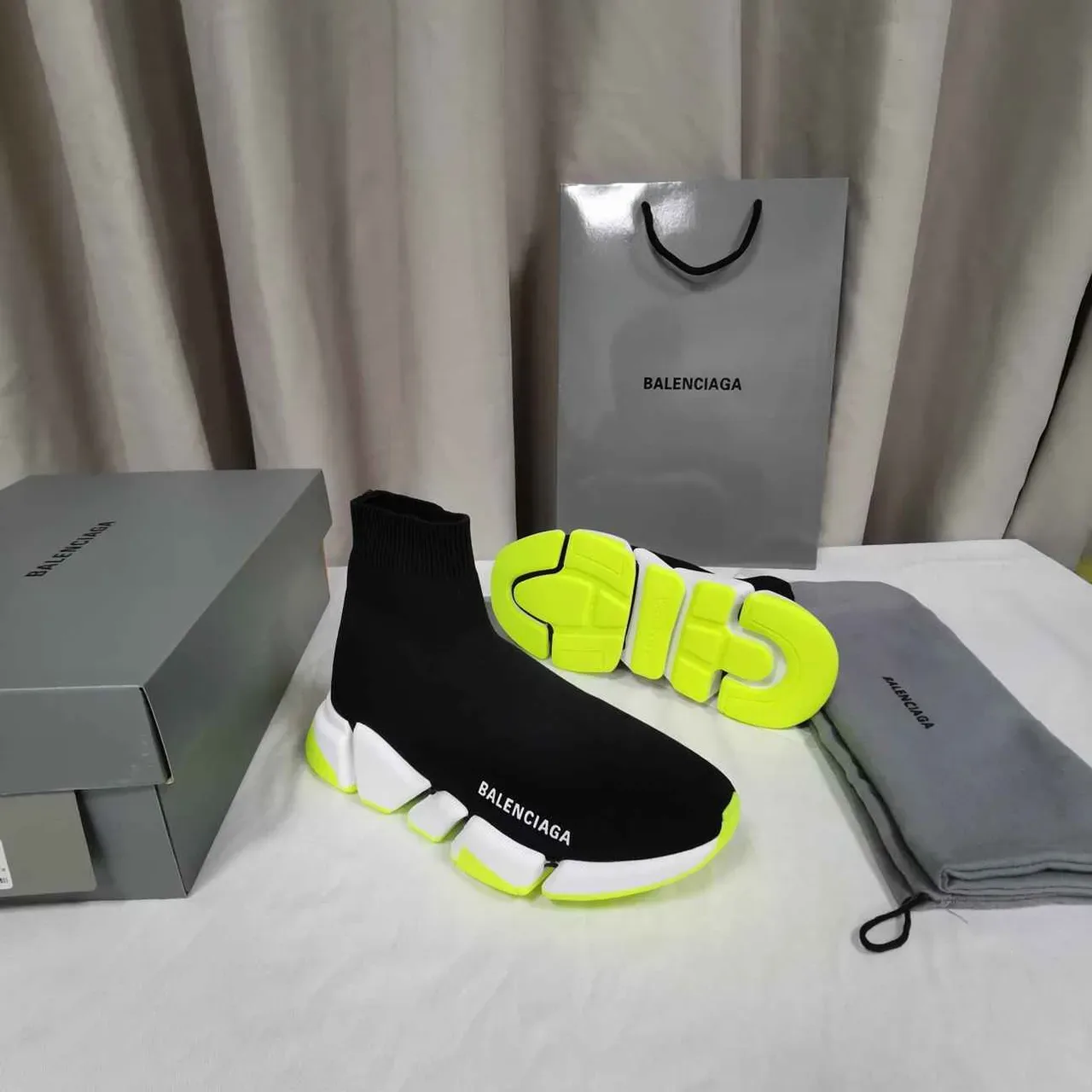 Balenciaga Speedcat 黑色黄色 袜套贴合 针织鞋面 分段块状鞋底 生活方式运动鞋 3