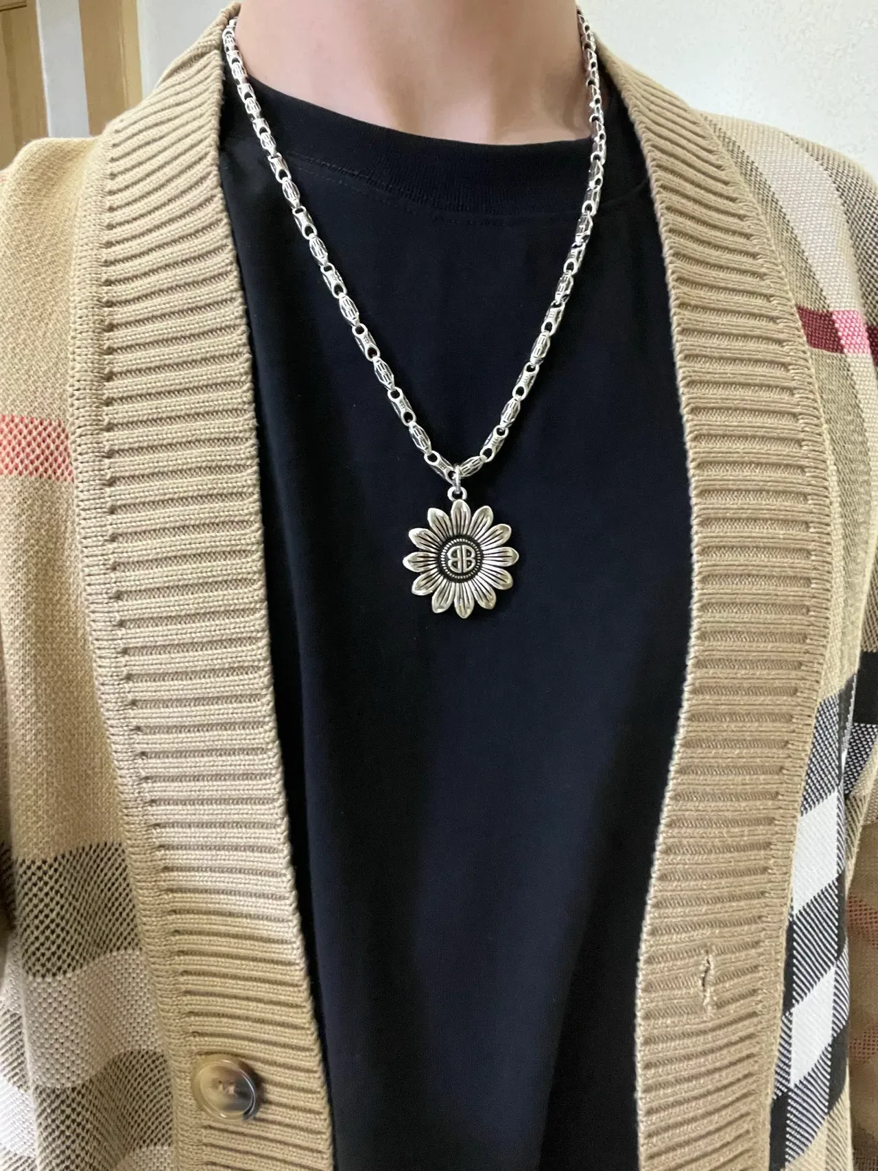 Balenciaga Sunflower Pendant Silver-Tone Necklace 5