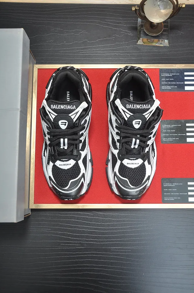 Balenciaga Track Trainer حذاء رياضي أسود وأبيض سميك 3