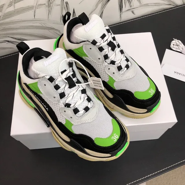 Balenciaga Triple S حذاء رياضي سميك باللون الأخضر النيون والأسود والأبيض 2