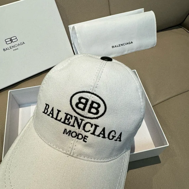 Balenciaga Gorra de béisbol blanca y negra estructurada de seis paneles con logo bordado 8