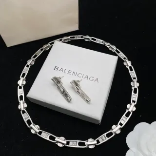 Balenciaga चाँदी रंग की जिपर चेन लिंक इंटरलॉकिंग लिंक्स मोटिफ हार