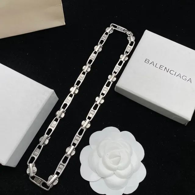 Balenciaga قلادة سلسلة سحابية روابط متشابكة فضية 5
