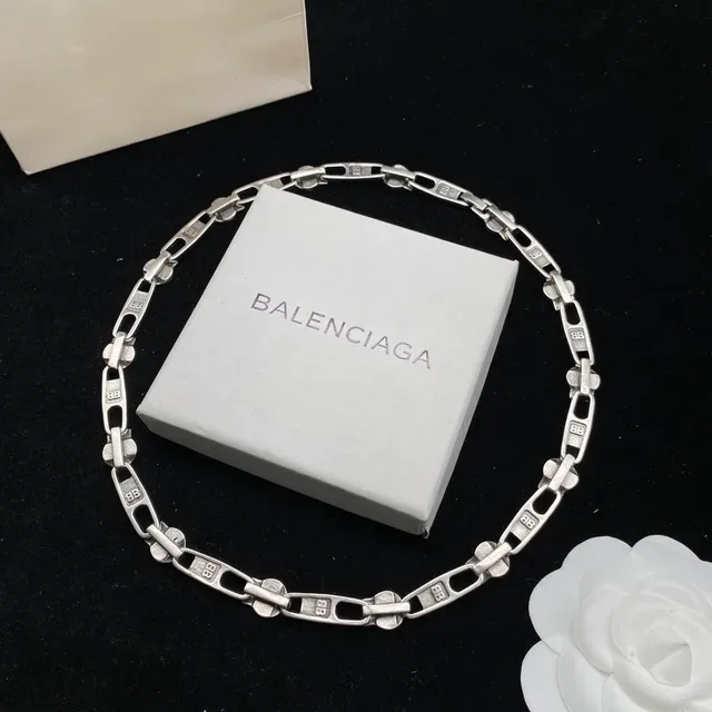 Balenciaga قلادة سلسلة سحابية روابط متشابكة فضية 7
