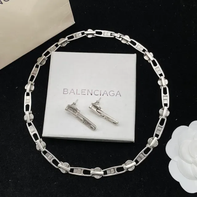 Balenciaga قلادة سلسلة سحابية روابط متشابكة فضية 8