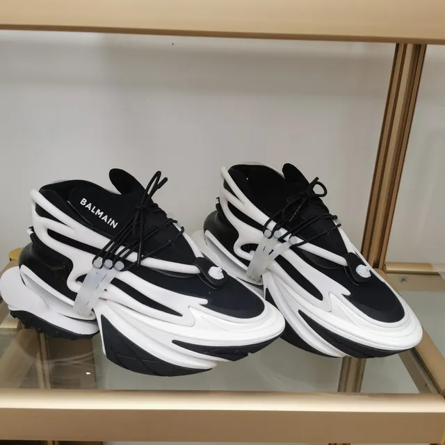 Balmain B-Bold حذاء رياضي أسود وأبيض سميك 9