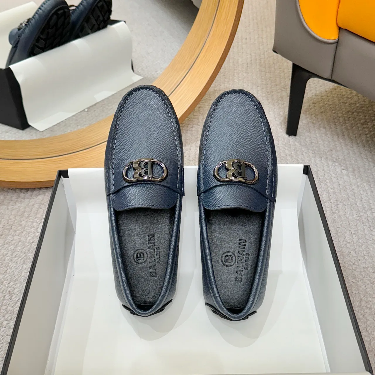Balmain B-Bold নেভি ব্লু লেদার লোফার 2