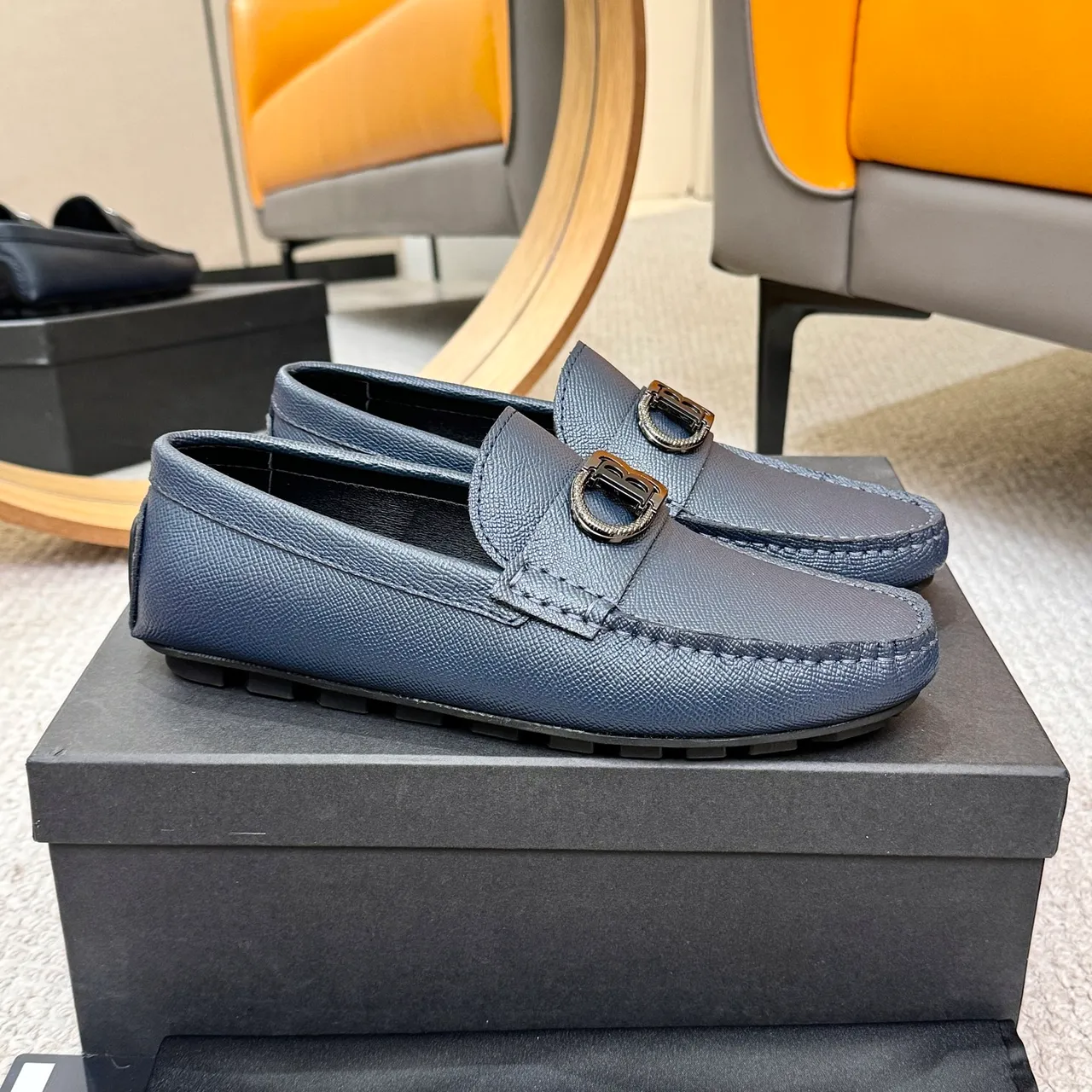 Balmain B-Bold নেভি ব্লু লেদার লোফার 3