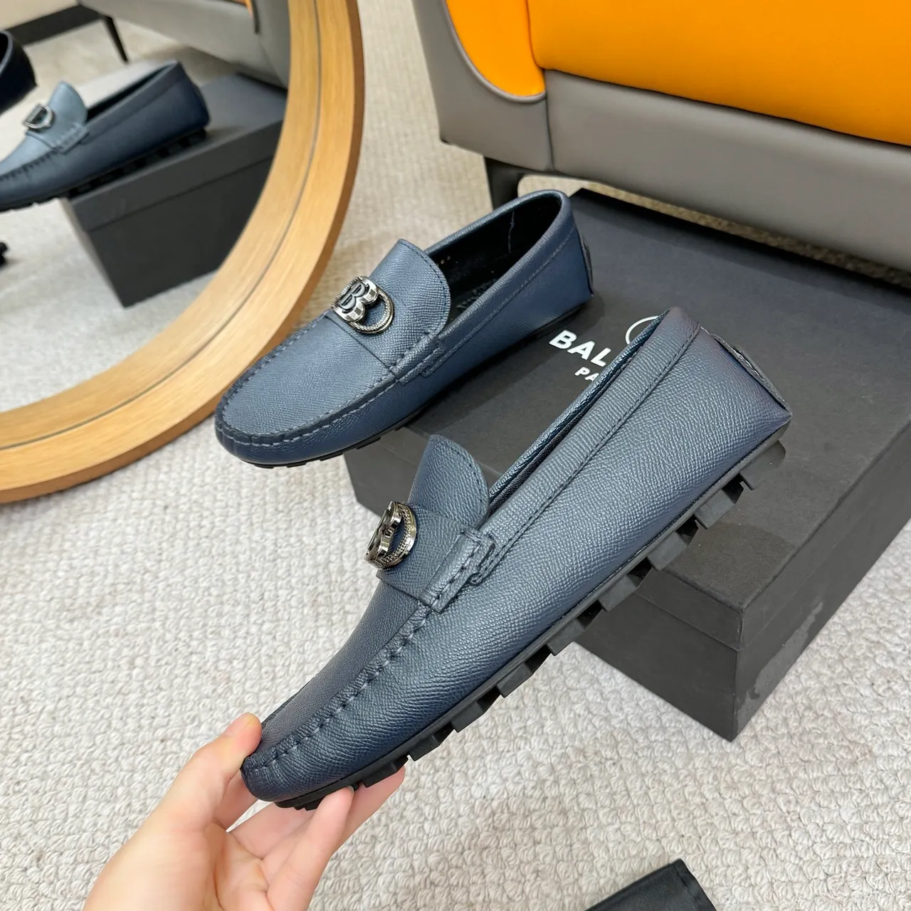 Balmain B-Bold নেভি ব্লু লেদার লোফার 4
