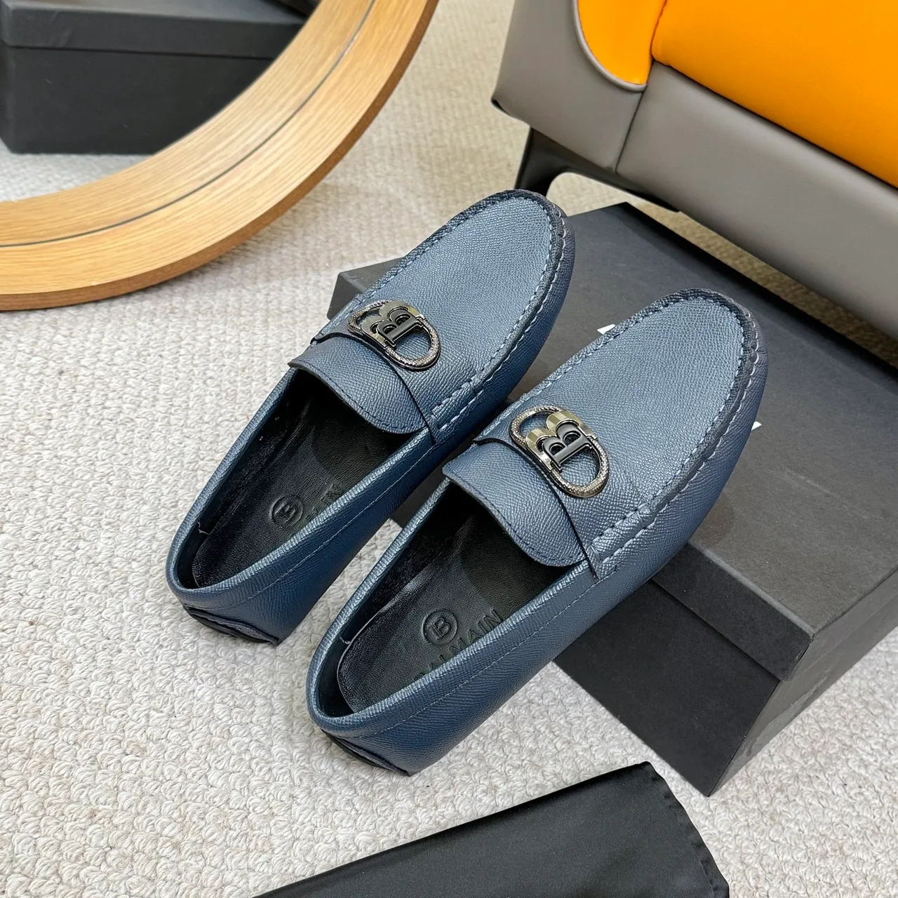 Balmain B-Bold নেভি ব্লু লেদার লোফার 8