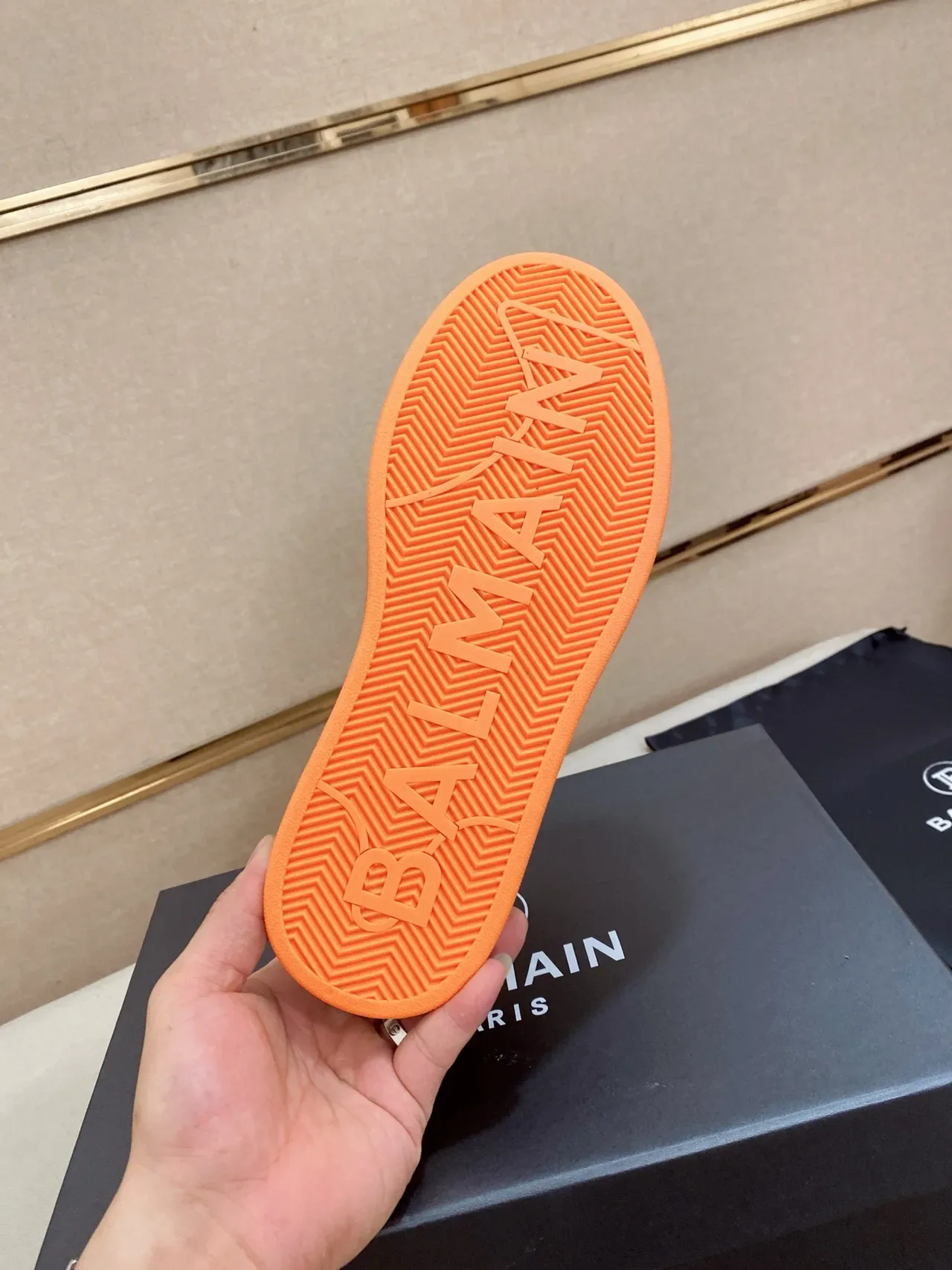 Balmain B-Court حذاء رياضي بني وبرتقالي أسلوب حياة 2