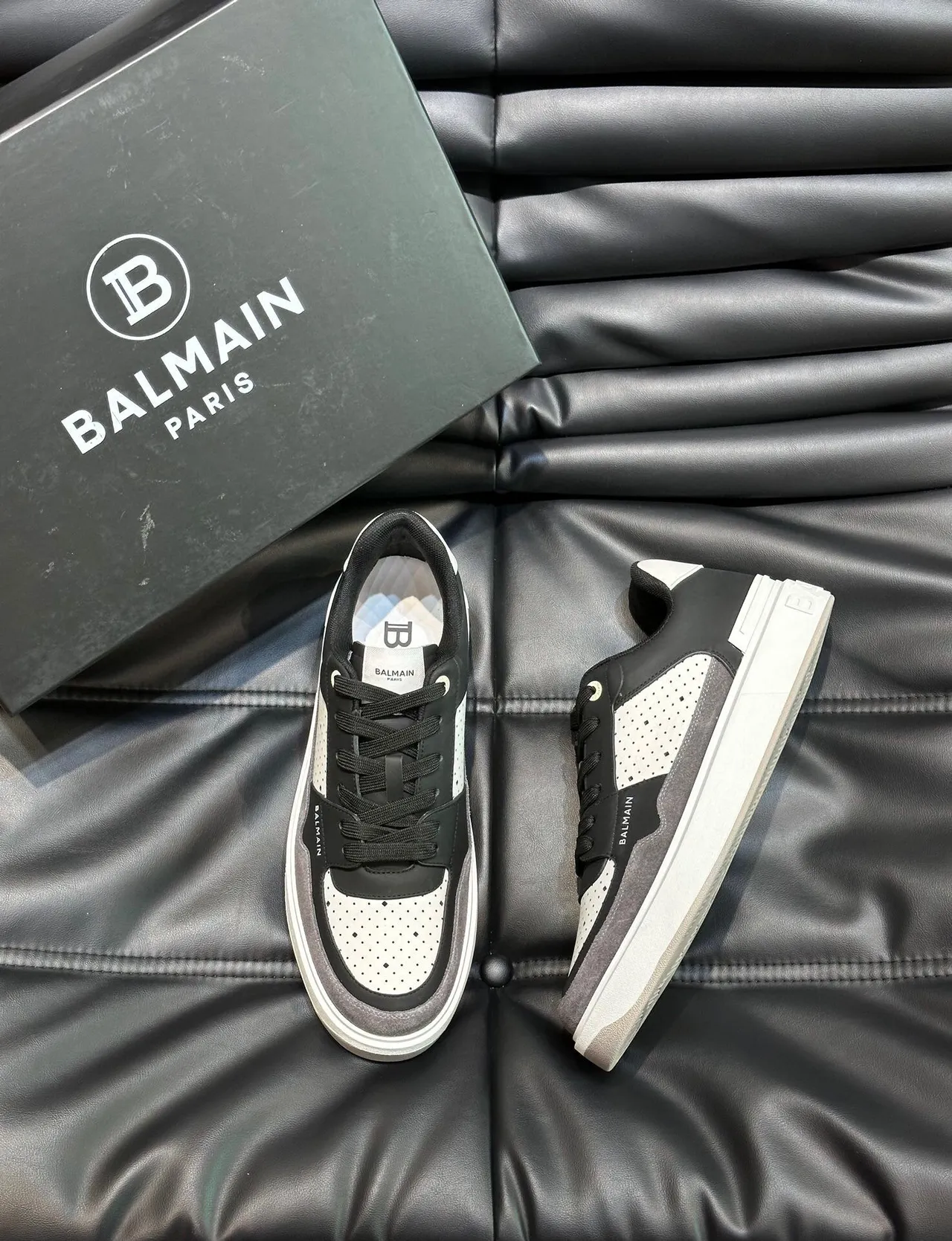 Balmain কালো ধূসর স্তরযুক্ত মিশ্রিত উপাদান উপরের পরফোরেটেড চামড়া প্যানেল লাইফস্টাইল স্নীকার 3