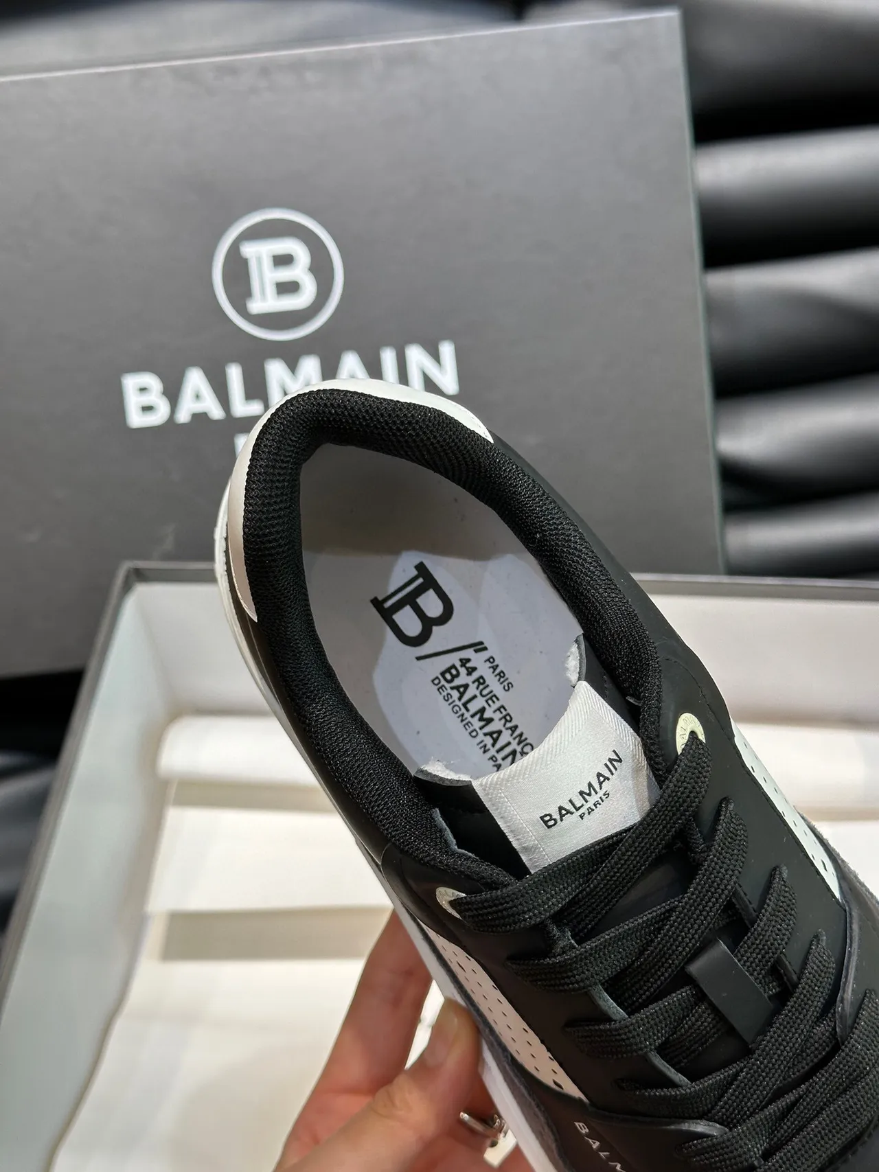 Balmain কালো ধূসর স্তরযুক্ত মিশ্রিত উপাদান উপরের পরফোরেটেড চামড়া প্যানেল লাইফস্টাইল স্নীকার 8
