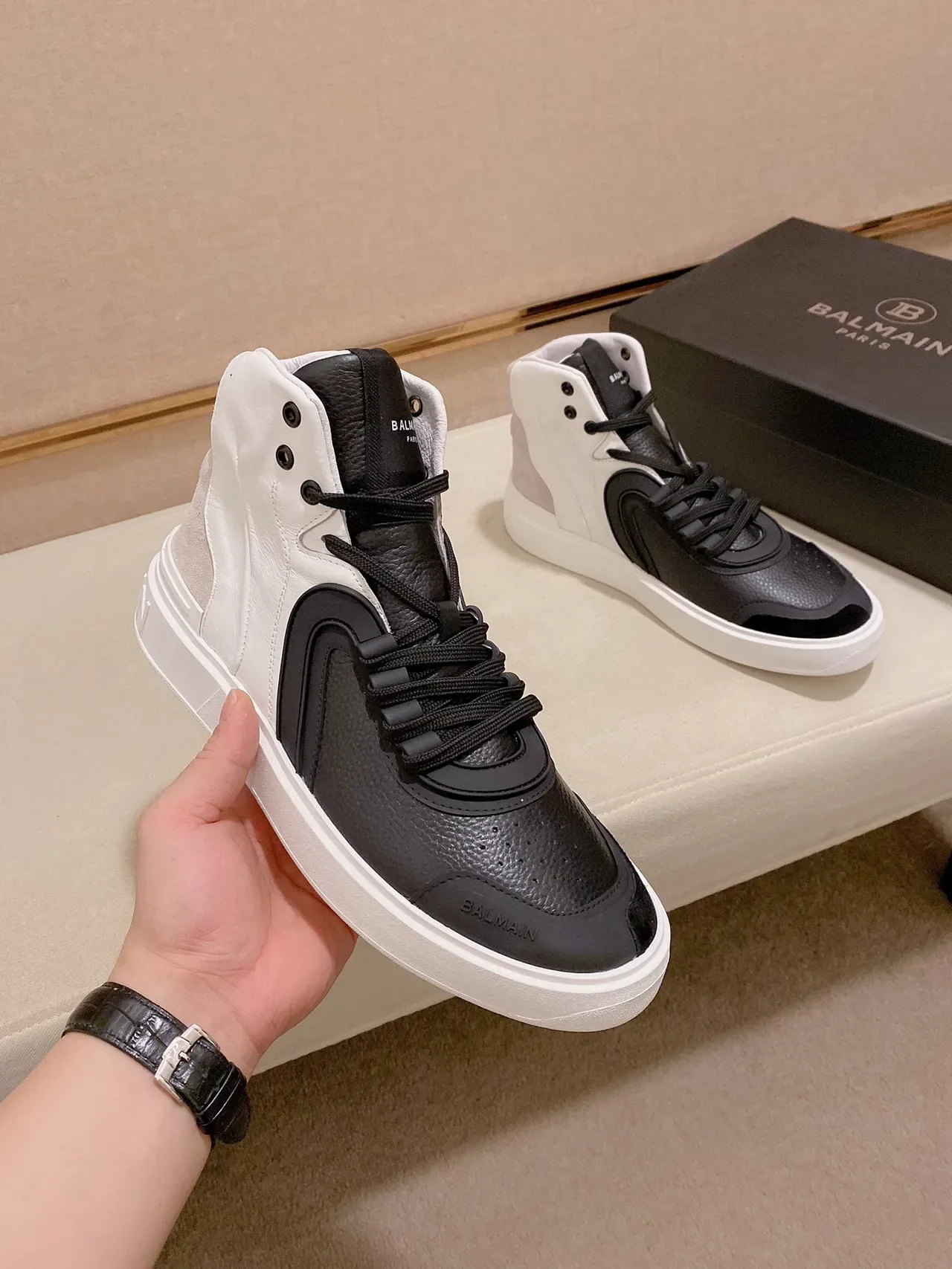 Balmain Sneakers Lifestyle Noir Blanc High-Top Two-Tone 6