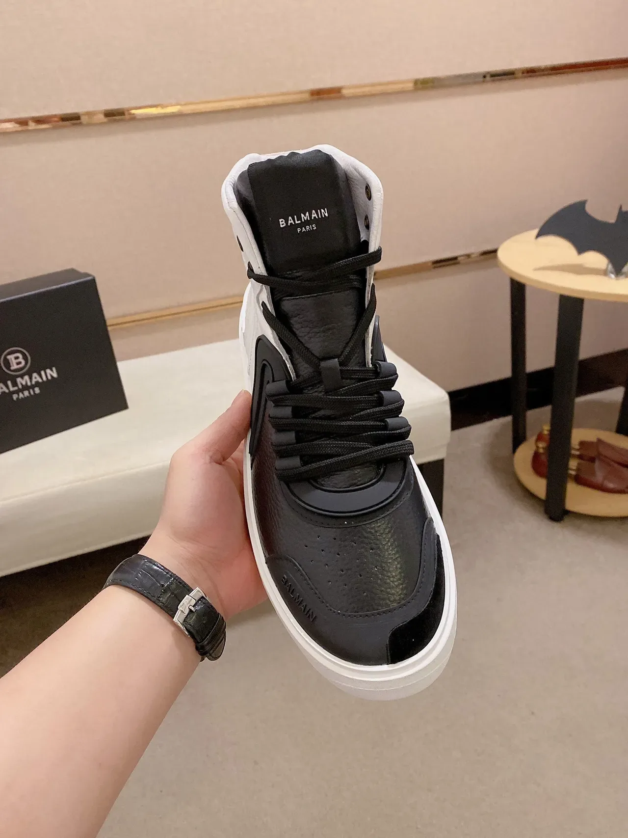 Balmain Sneakers Lifestyle Noir Blanc High-Top Two-Tone 9