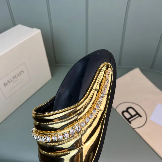 Balmain সোনালি কালো ধাতব পেটেন্ট চামড়া কুইল্টেড লেয়ার্ড স্ট্র্যাপ স্লিপার্স 3