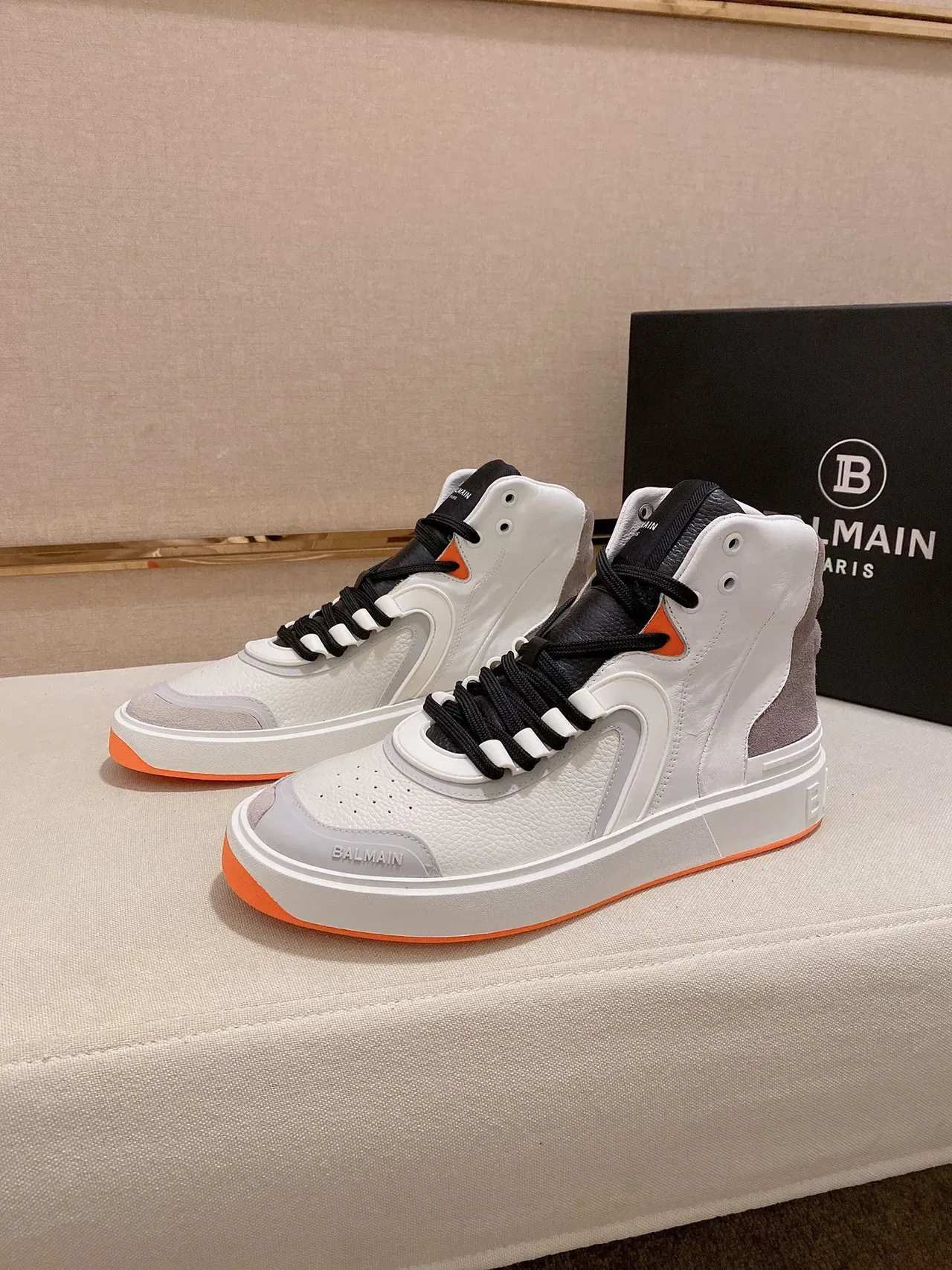 Balmain 白橙高帮皮麂皮混合运动鞋 3