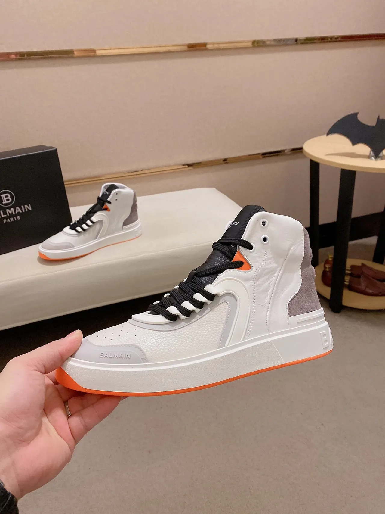 Balmain 白橙高帮皮麂皮混合运动鞋 7