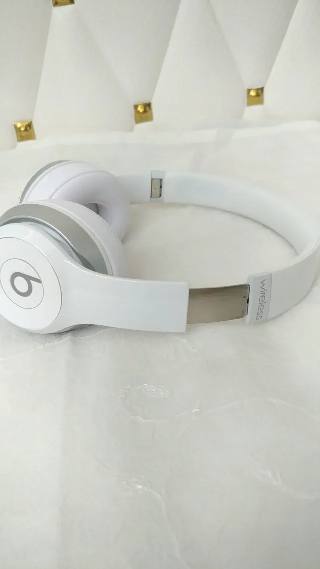 Beats Solo3 Wireless Multicolor Over-ear Headphones 8