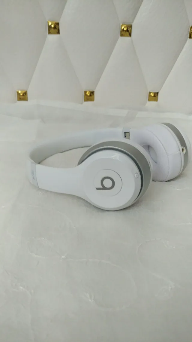 Beats Solo3 Wireless Multicolor Over-ear Headphones 11