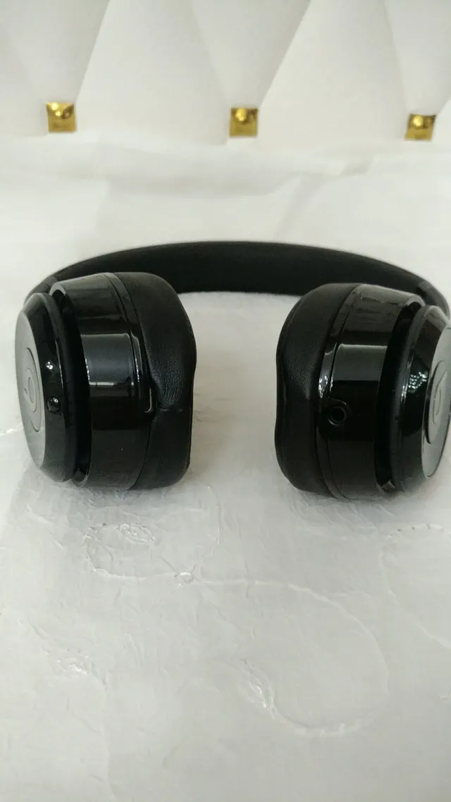 Beats Solo3 Wireless Multicolor Over-ear Headphones 24