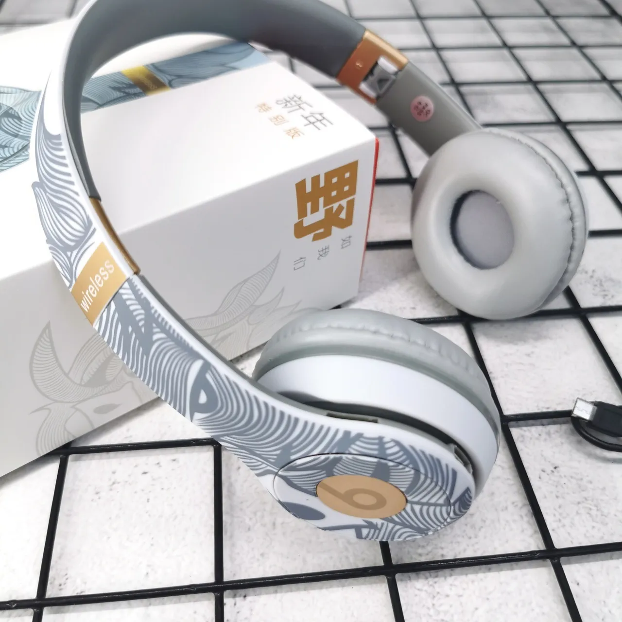Beats Solo³ Wireless 新年特别版 头戴式耳机 5