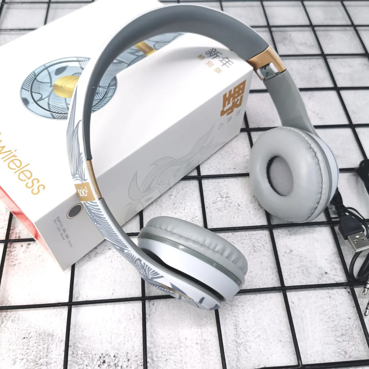 Beats Solo³ Wireless 新年特别版 头戴式耳机 7