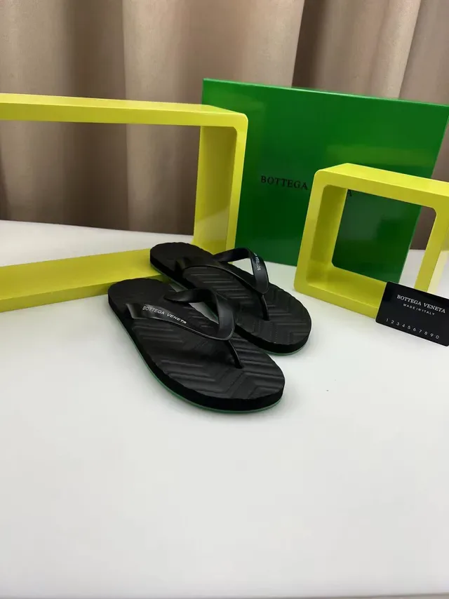 Bottega Veneta কালো সবুজ মিনিমালিস্ট থং চেভরন-টেক্সচার্ড সোল স্লিপার্স 9