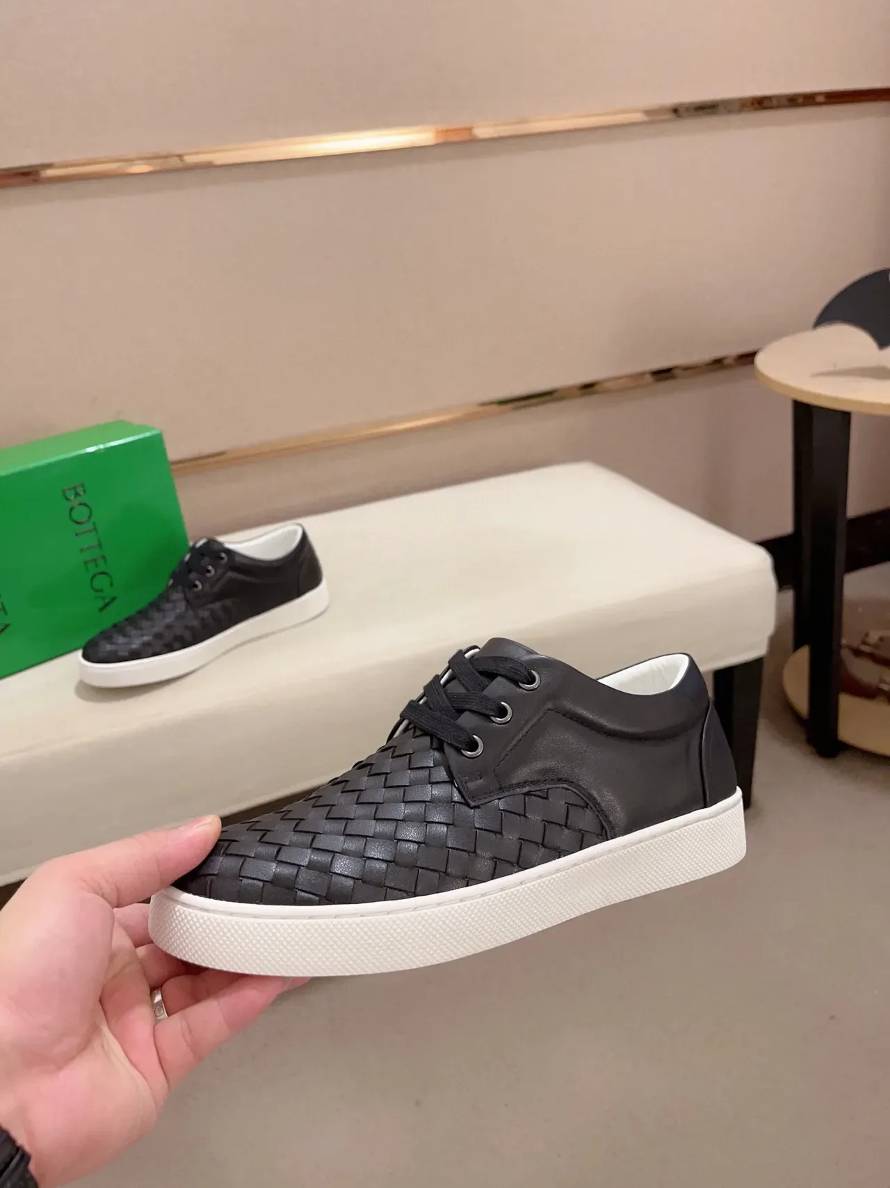 Bottega Veneta Cassette 黑色 Intrecciato 编织皮革 生活方式运动鞋 3