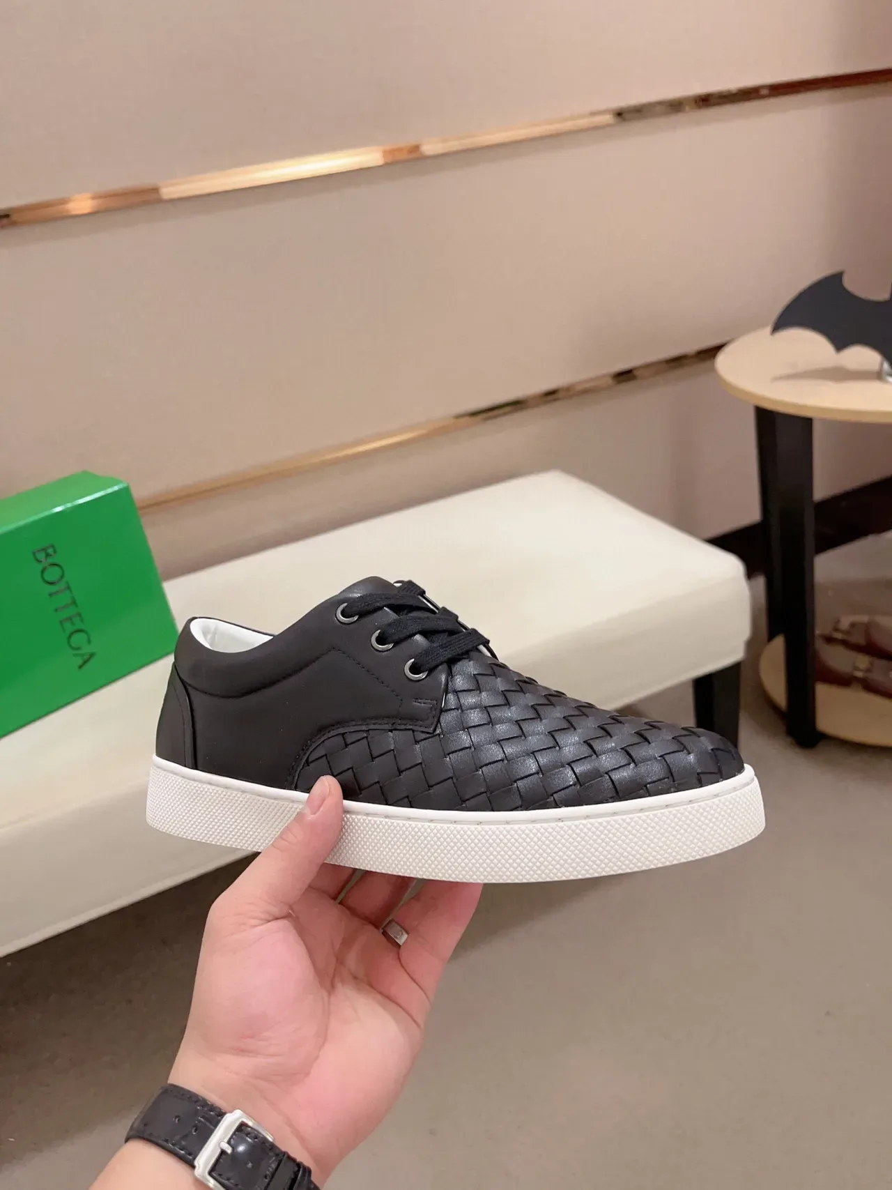 Bottega Veneta Cassette 黑色 Intrecciato 编织皮革 生活方式运动鞋 4