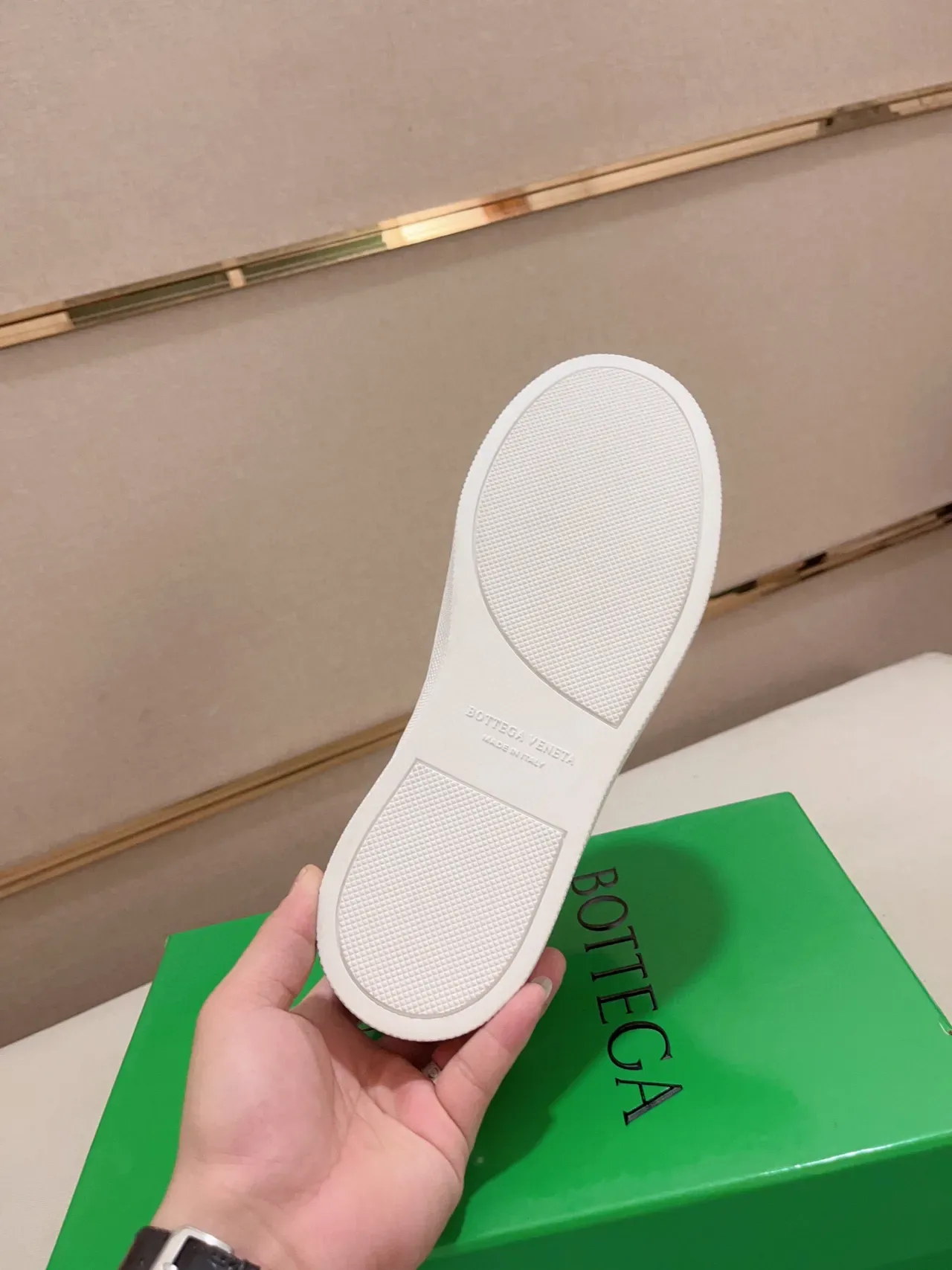 Bottega Veneta Cassette 黑色 Intrecciato 编织皮革 生活方式运动鞋 9
