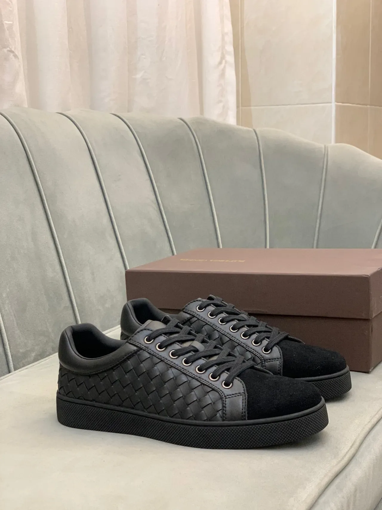 Bottega Veneta Cassette أسود Intrecciato جلد منسوج أسلوب حياة حذاء رياضي 7