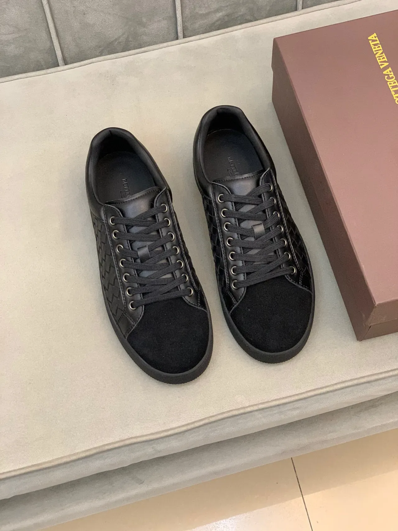Bottega Veneta Cassette أسود Intrecciato جلد منسوج أسلوب حياة حذاء رياضي 9