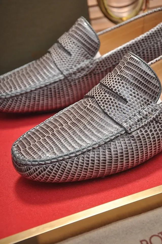 Bottega Veneta Gray Beige Lizard-Textured Leather Penny Strap Loafer 2